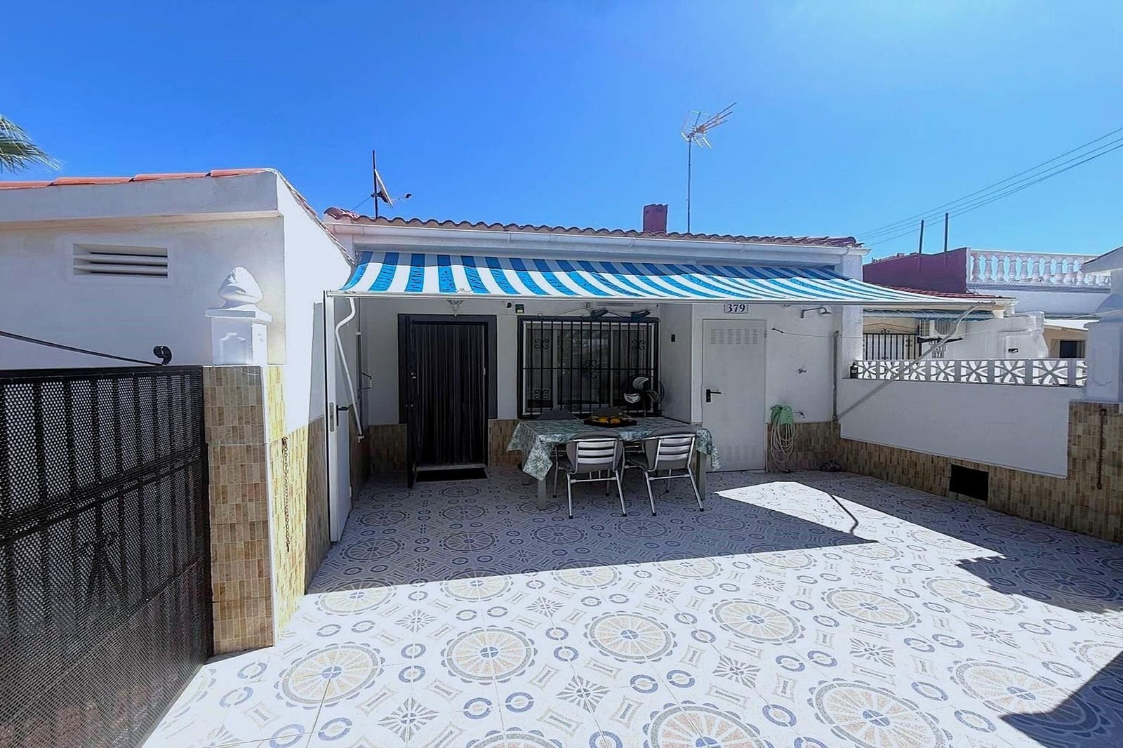 Adosado de 2 habitaciones en Torrevieja en venta - 149.000 € (Ref: 10165055)