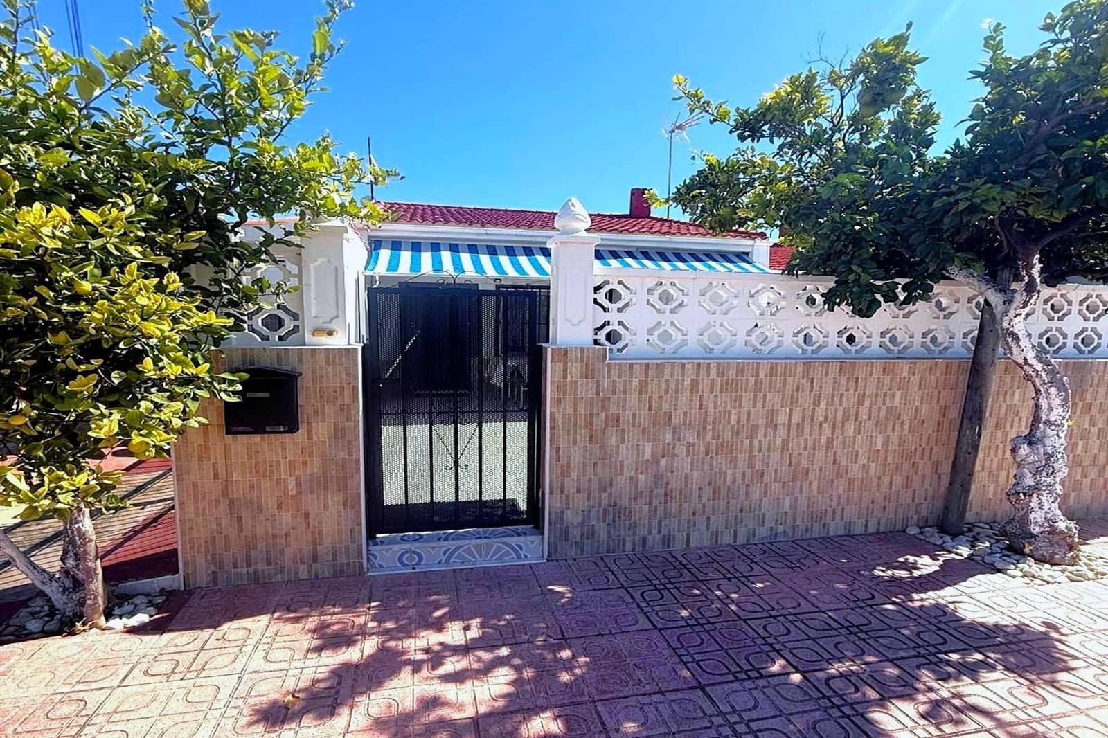 Adosado de 2 habitaciones en Torrevieja en venta - 149.000 € (Ref: 10165055)
