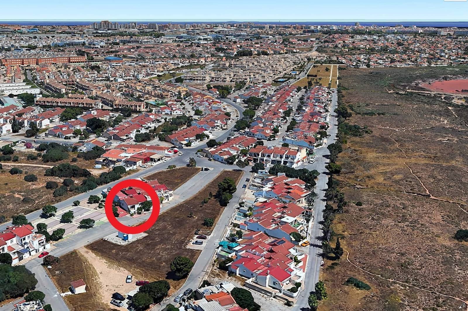 Adosado de 2 habitaciones en Torrevieja en venta - 149.000 € (Ref: 10165055)