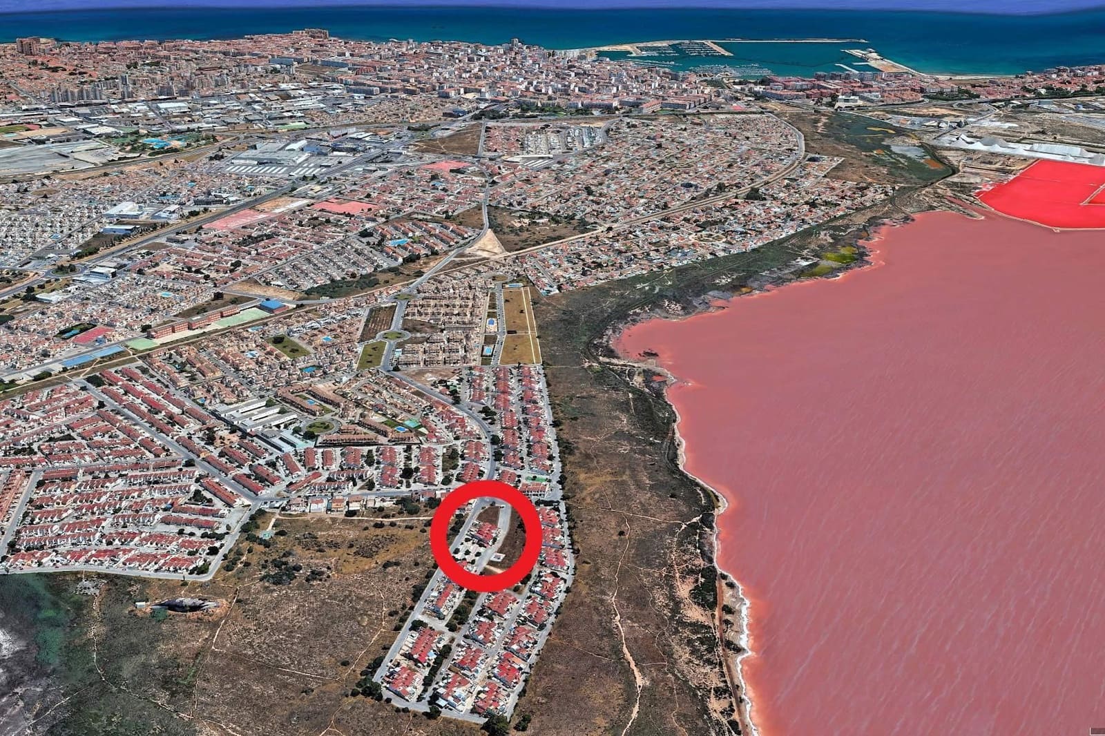Adosado de 2 habitaciones en Torrevieja en venta - 149.000 € (Ref: 10165055)