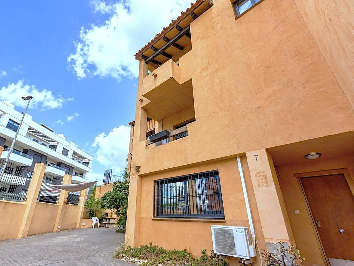 4 soveværelse Rækkehus til salg i Villamartin med swimmingpool - € 289.000 (Ref: 10175233)