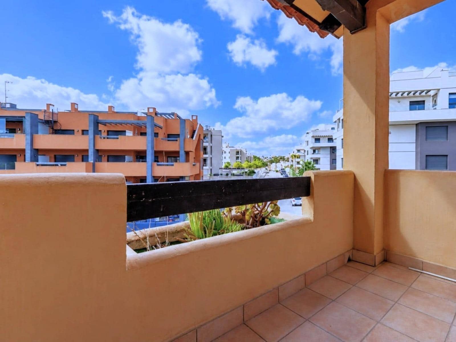 4 soveværelse Rækkehus til salg i Villamartin med swimmingpool - € 289.000 (Ref: 10175233)