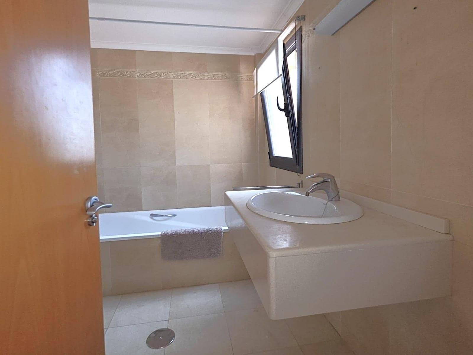 4 soveværelse Rækkehus til salg i Villamartin med swimmingpool - € 289.000 (Ref: 10175233)
