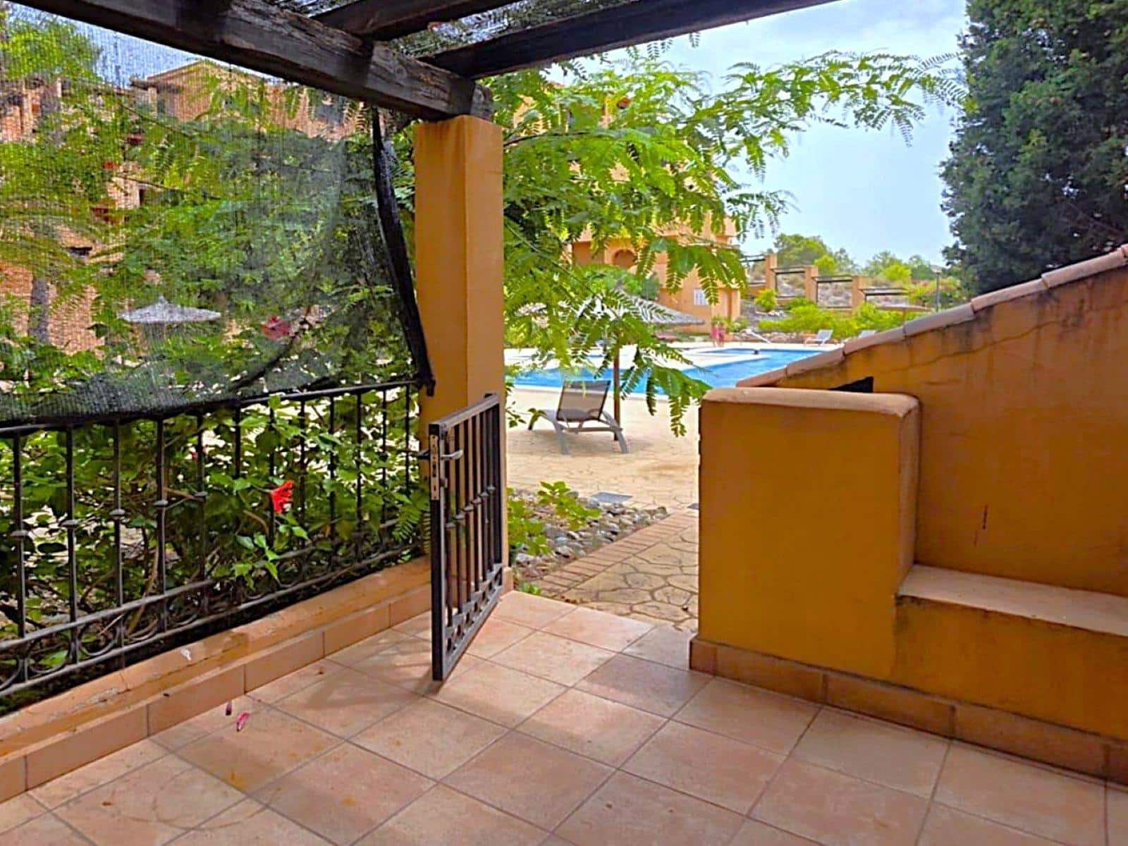 4 soveværelse Rækkehus til salg i Villamartin med swimmingpool - € 289.000 (Ref: 10175233)