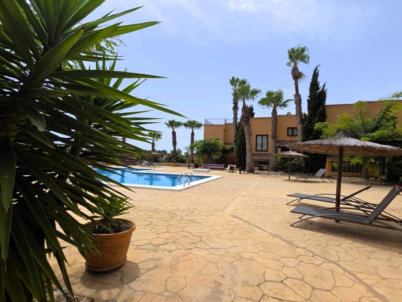 4 soveværelse Rækkehus til salg i Villamartin med swimmingpool - € 289.000 (Ref: 10175233)