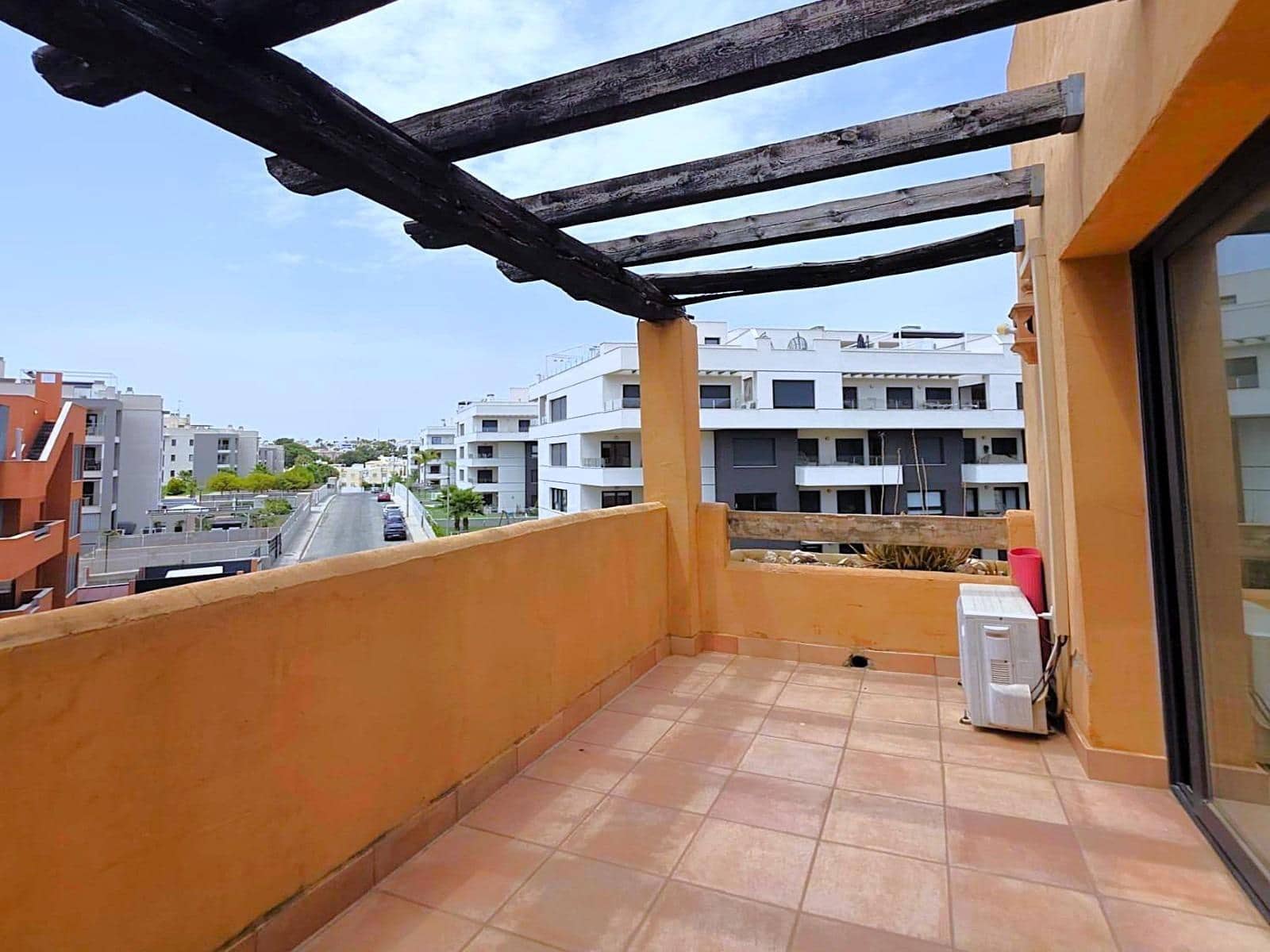 4 soveværelse Rækkehus til salg i Villamartin med swimmingpool - € 289.000 (Ref: 10175233)