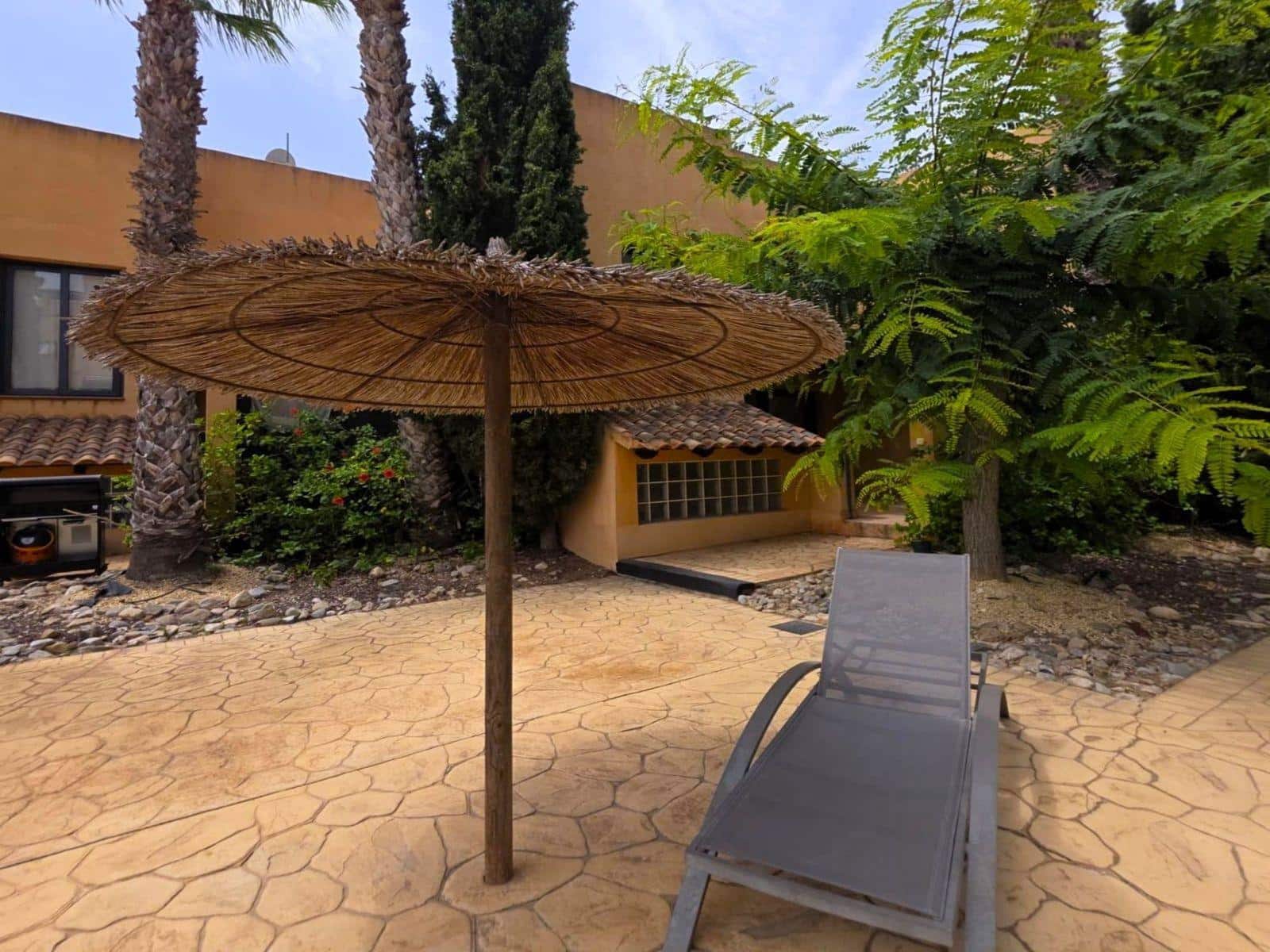 4 soveværelse Rækkehus til salg i Villamartin med swimmingpool - € 289.000 (Ref: 10175233)