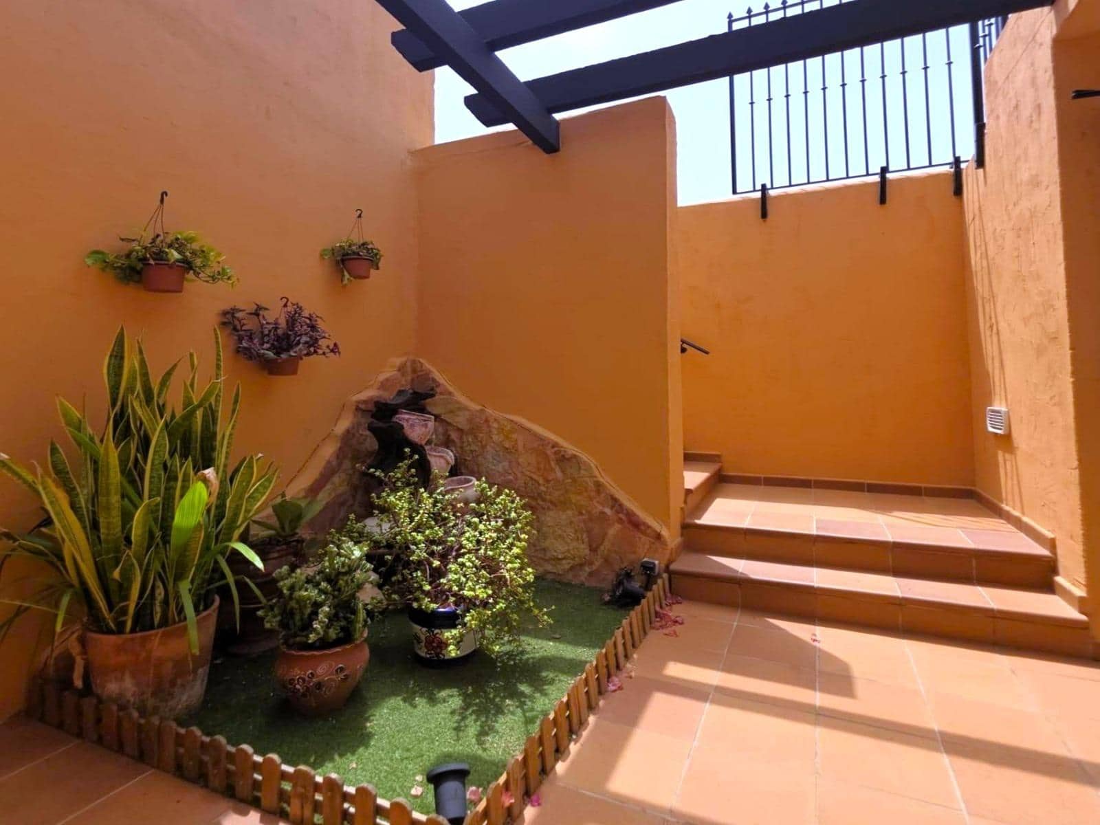 4 soveværelse Rækkehus til salg i Villamartin med swimmingpool - € 289.000 (Ref: 10175233)