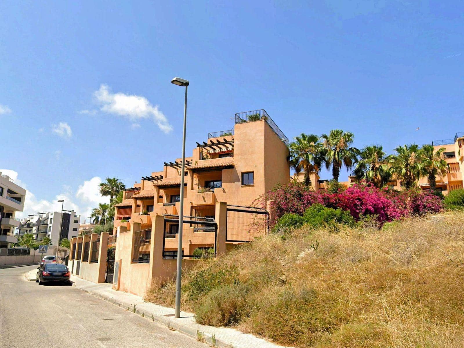 4 soveværelse Rækkehus til salg i Villamartin med swimmingpool - € 289.000 (Ref: 10175233)