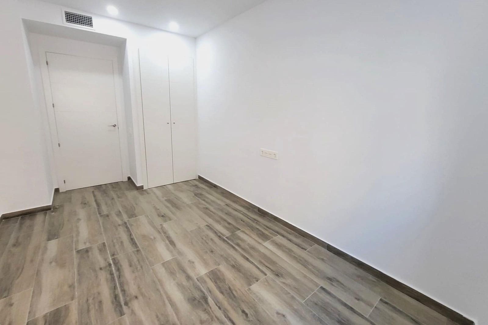 3 soverom Leilighet til salgs i Torrevieja med svømmebasseng garasje - € 399 000 (Ref: 10180628)