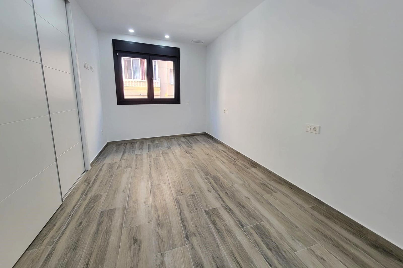 3 soverom Leilighet til salgs i Torrevieja med svømmebasseng garasje - € 399 000 (Ref: 10180628)