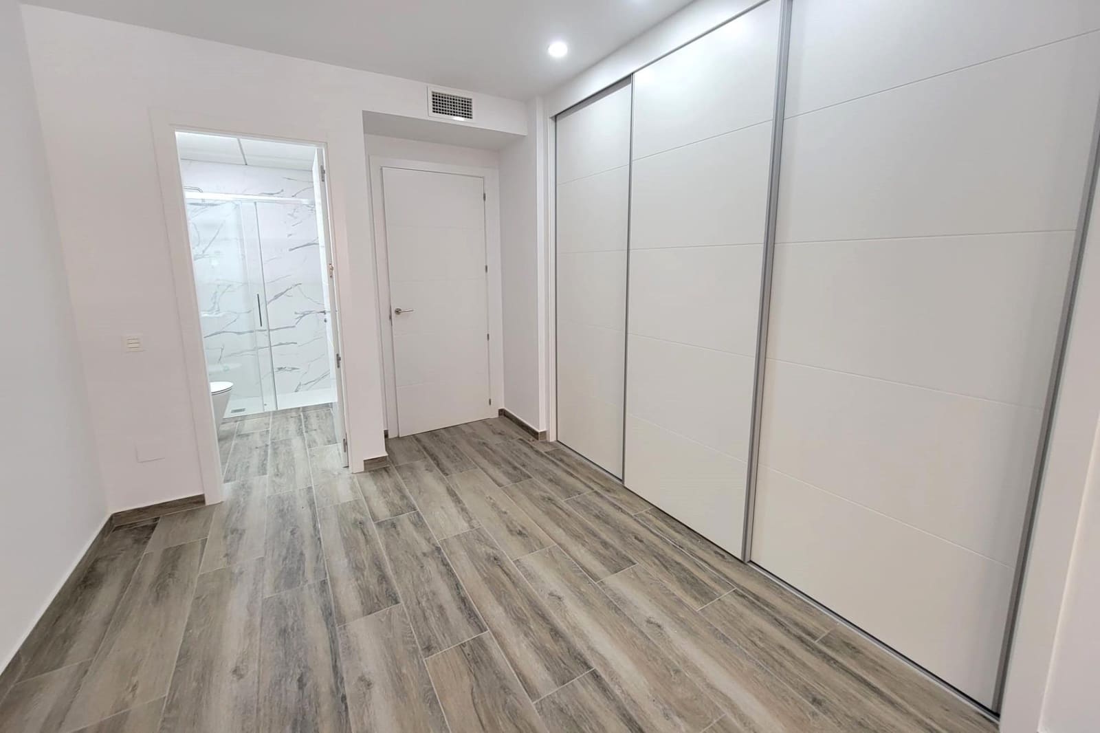 3 soverom Leilighet til salgs i Torrevieja med svømmebasseng garasje - € 399 000 (Ref: 10180628)
