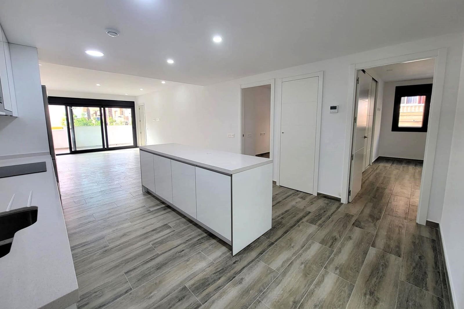 3 soverom Leilighet til salgs i Torrevieja med svømmebasseng garasje - € 399 000 (Ref: 10180628)