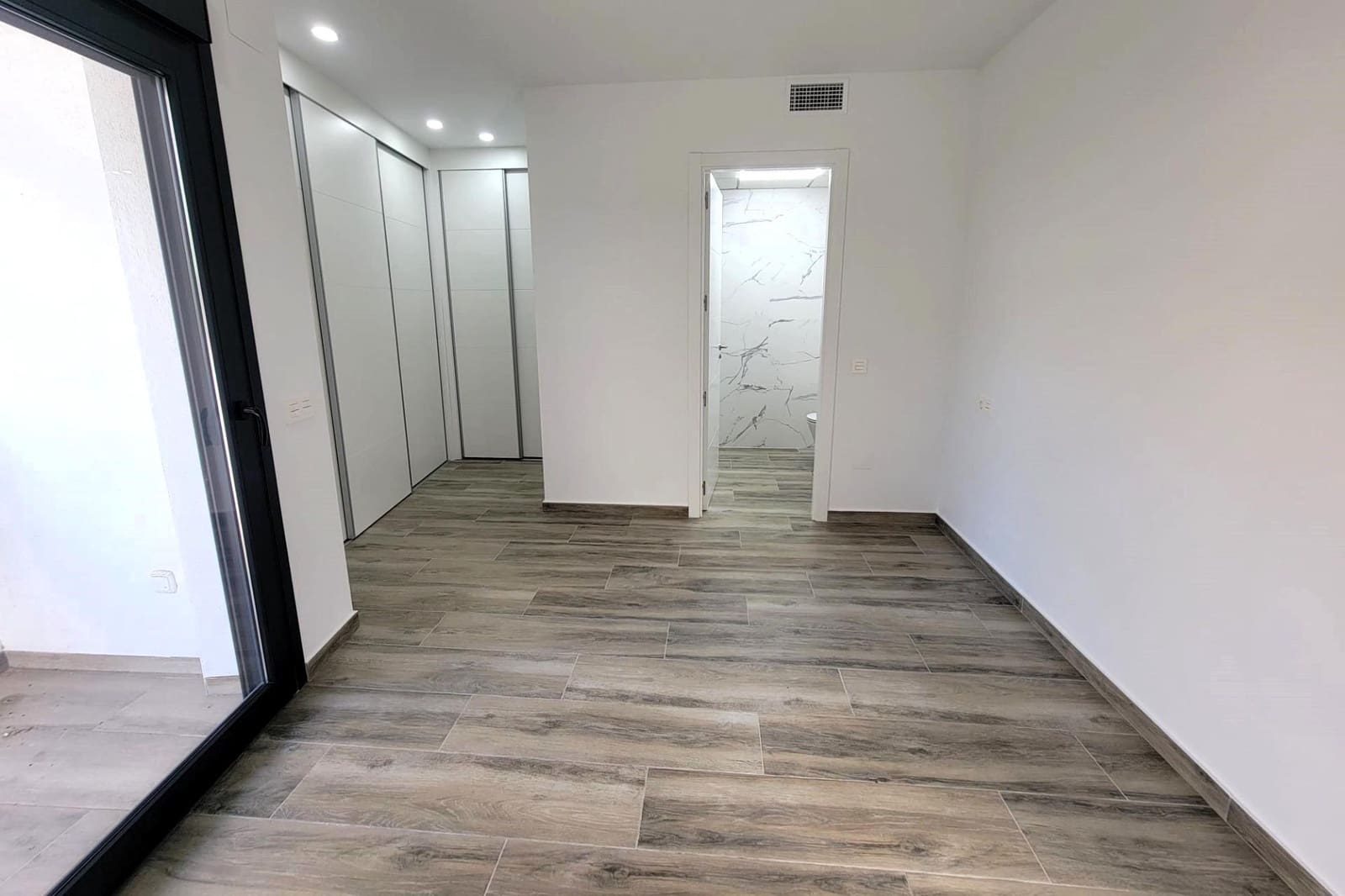 3 soverom Leilighet til salgs i Torrevieja med svømmebasseng garasje - € 399 000 (Ref: 10180628)