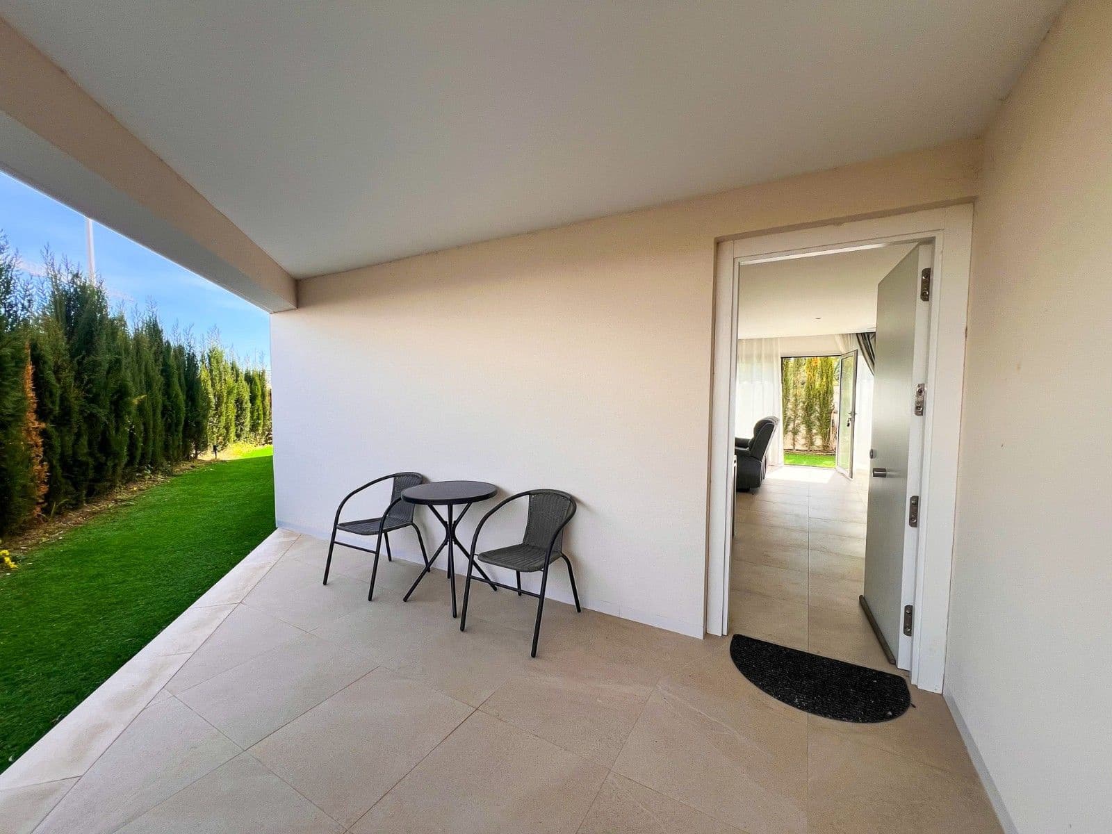 Apartamento de 2 habitaciones en Los Balcones en venta con piscina garaje - 310.000 € (Ref: 9871949)