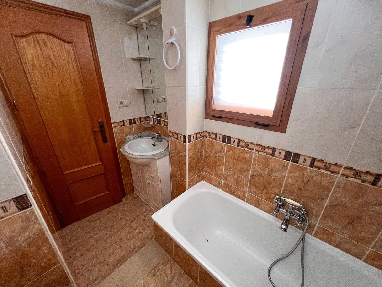 6 sovrum Semi-fristående Villa till salu i Torrevieja med pool - 480 000 € (Ref: 9871953)