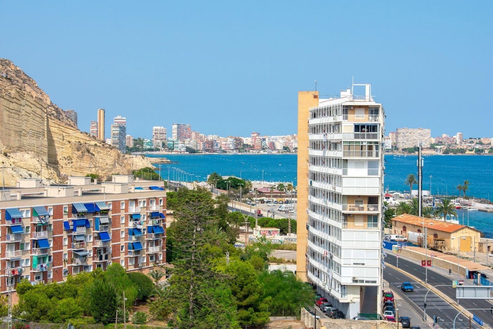 Ático de 2 habitaciones en Alicante / Alacant ciudad en venta - 625.000 € (Ref: 9871960)