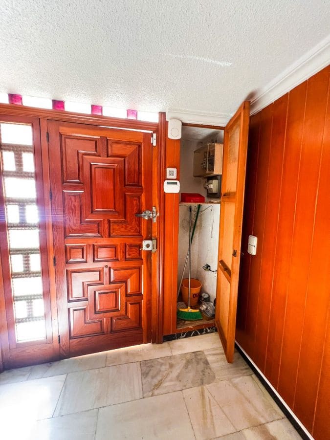5 slaapkamer Huis te koop in Guardamar del Segura met garage - € 380.000 (Ref: 9871963)