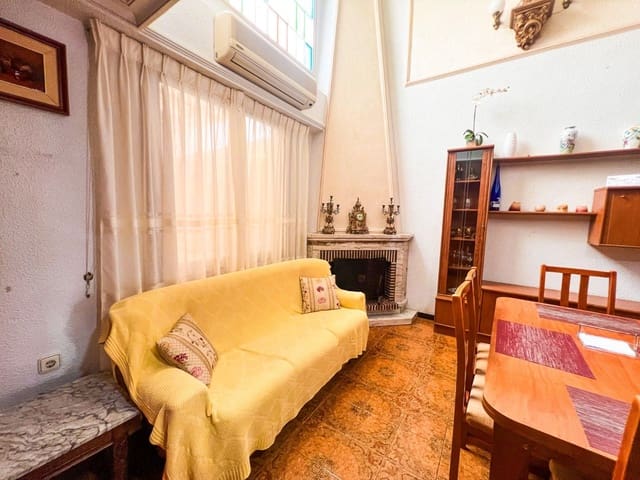 5 makuuhuone Omakotitalo myytävänä paikassa Zona Pueblo, Guardamar del Segura mukana 
autotalli - 380 000 € (Ref: 9871963)