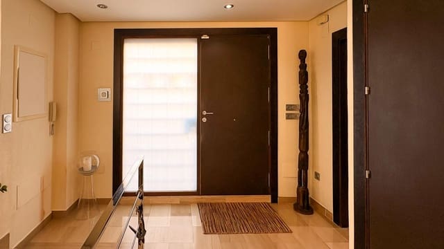 4 camera da letto Villa in vendita in El Moncayo, Guardamar del Segura con piscina garage - 890.000 € (Rif: 9871966)