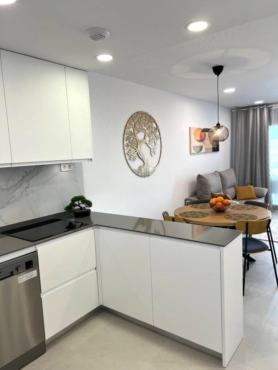 2 slaapkamer Appartement te koop in Torrevieja met zwembad - € 349.990 (Ref: 9871974)