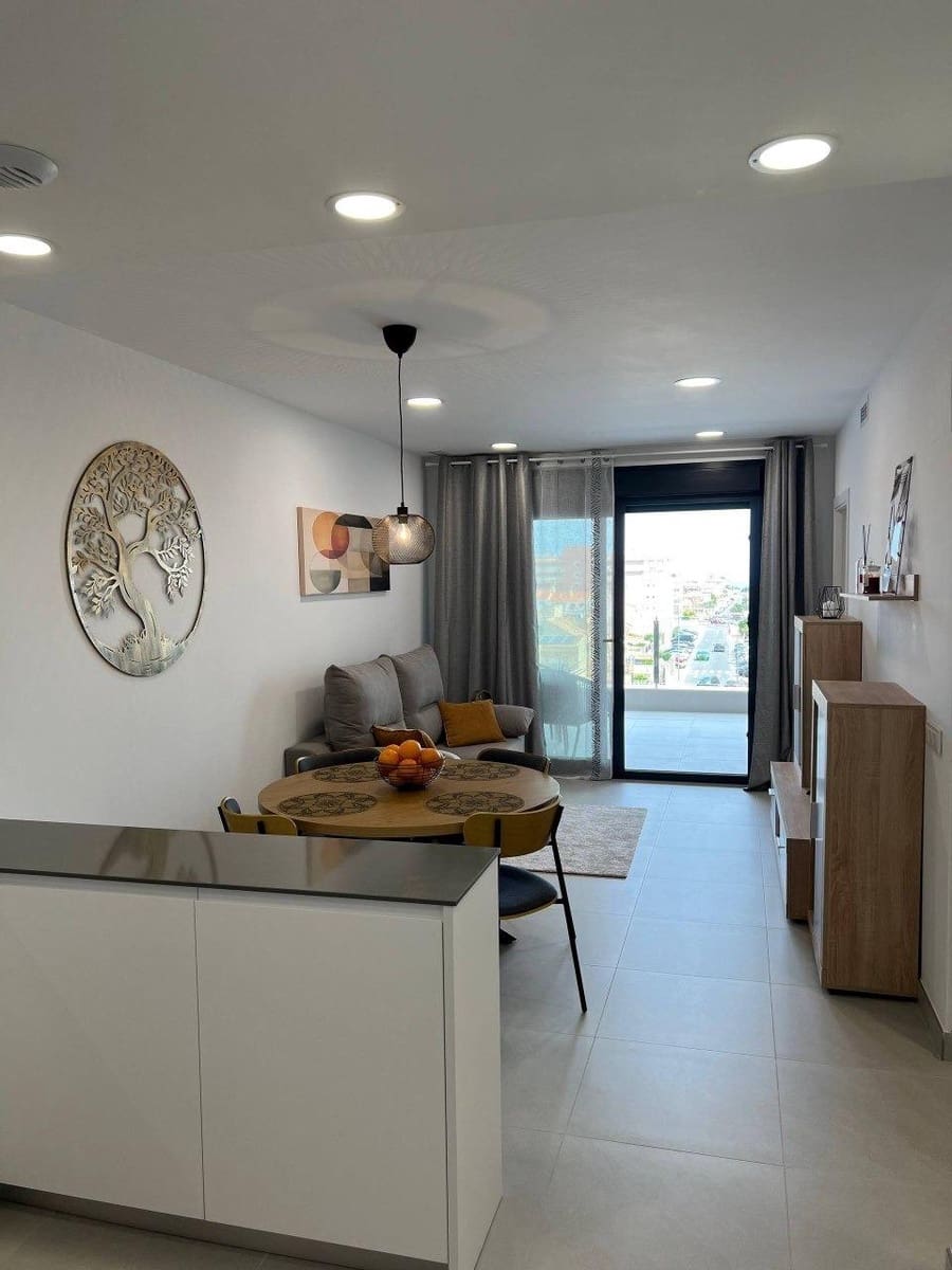 2 slaapkamer Appartement te koop in Torrevieja met zwembad - € 349.990 (Ref: 9871974)
