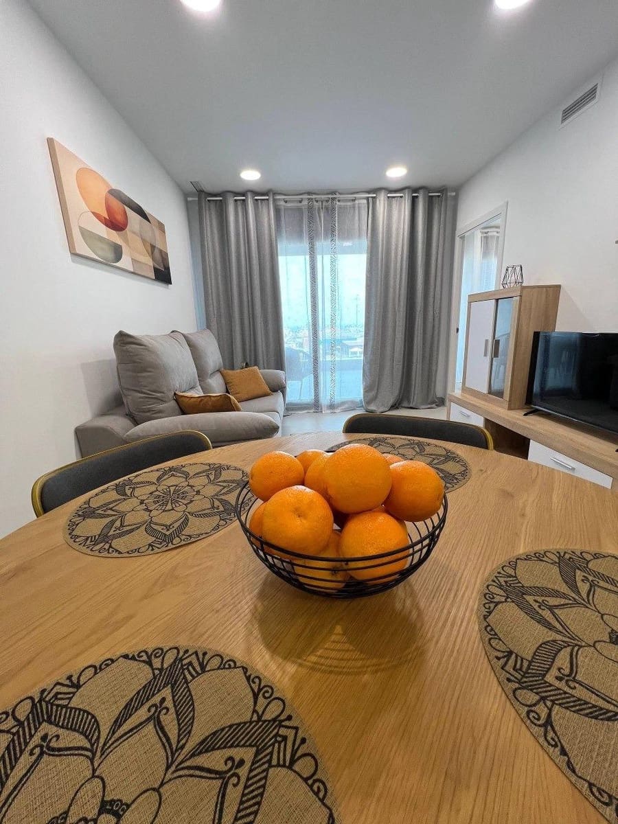 2 slaapkamer Appartement te koop in Torrevieja met zwembad - € 349.990 (Ref: 9871974)