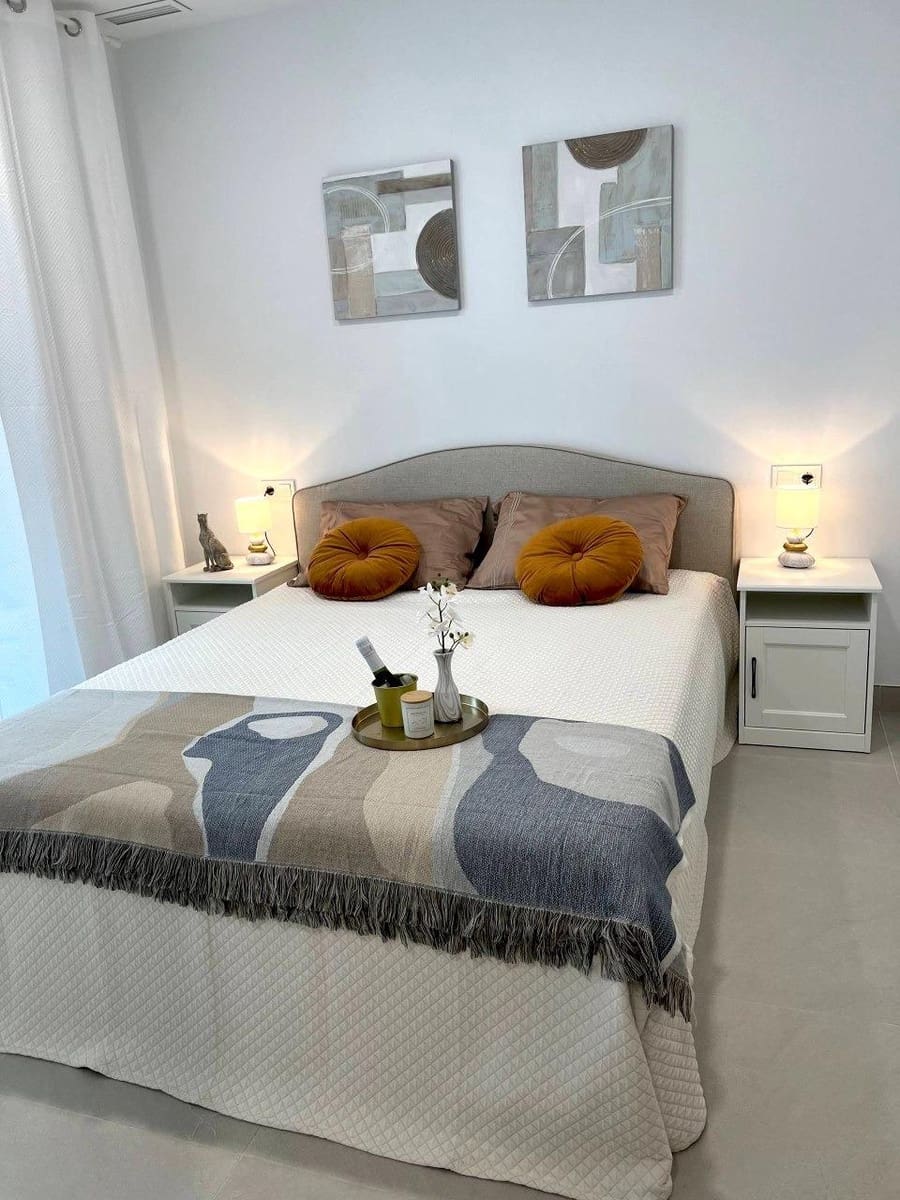 2 slaapkamer Appartement te koop in Torrevieja met zwembad - € 349.990 (Ref: 9871974)