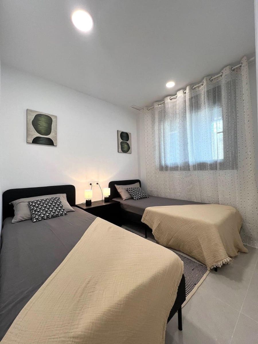 2 slaapkamer Appartement te koop in Torrevieja met zwembad - € 349.990 (Ref: 9871974)