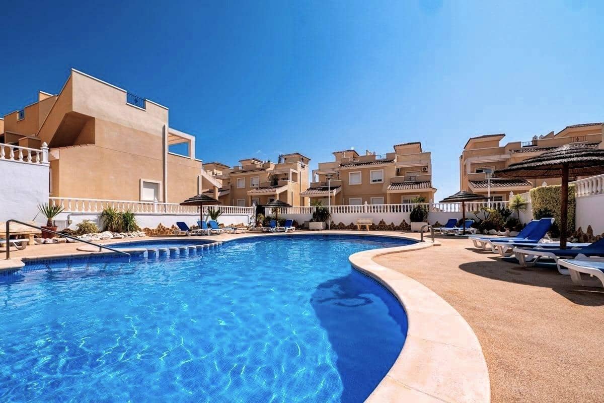 4 quarto Moradia Geminada para venda em San Miguel de Salinas com piscina - 249 000 € (Ref: 9871975)