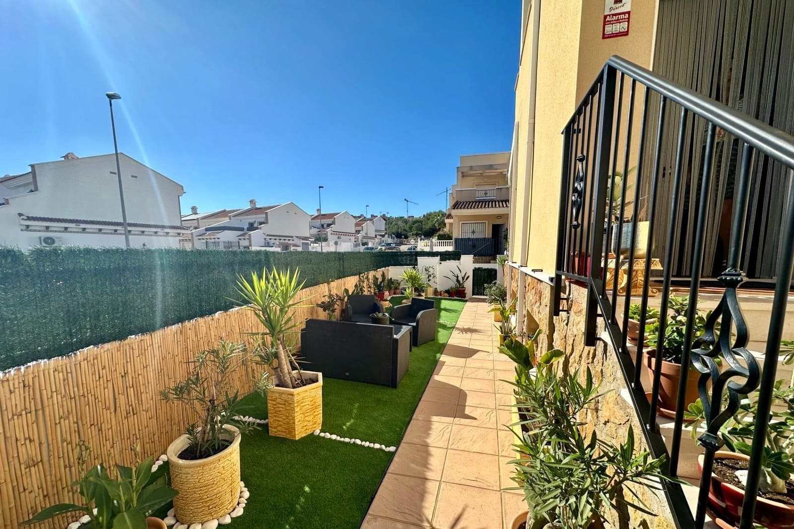 4 quarto Moradia Geminada para venda em San Miguel de Salinas com piscina - 249 000 € (Ref: 9871975)