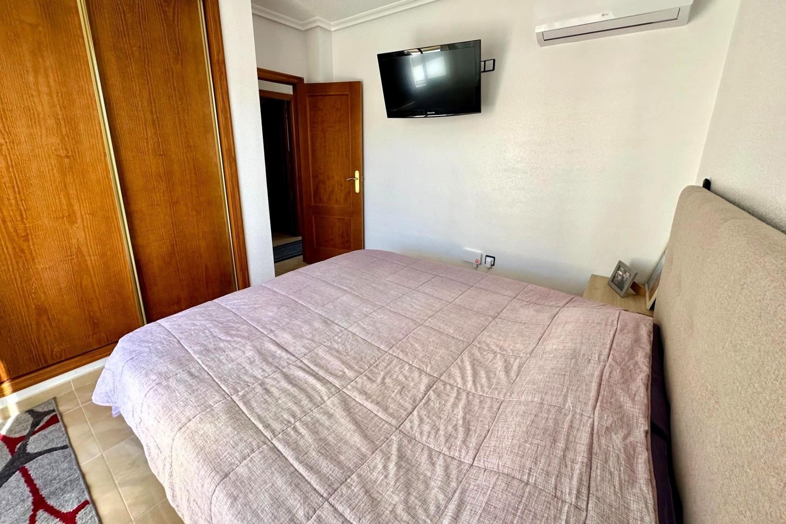 4 quarto Moradia Geminada para venda em San Miguel de Salinas com piscina - 249 000 € (Ref: 9871975)