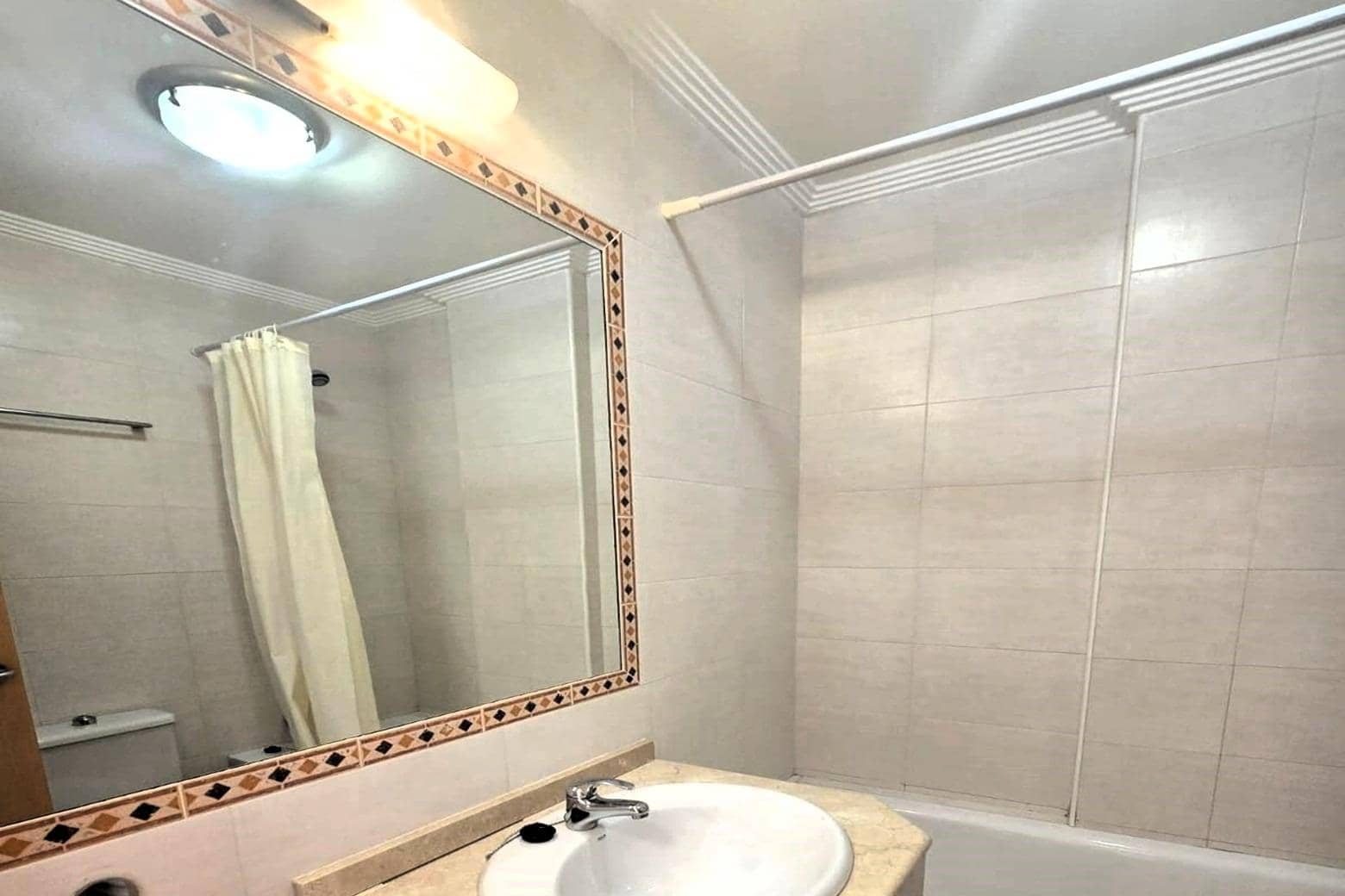 2 makuuhuone Kattohuoneisto myytävänä paikassa La Veleta mukana uima-altaan 
autotalli - 258 150 € (Ref: 9871977)