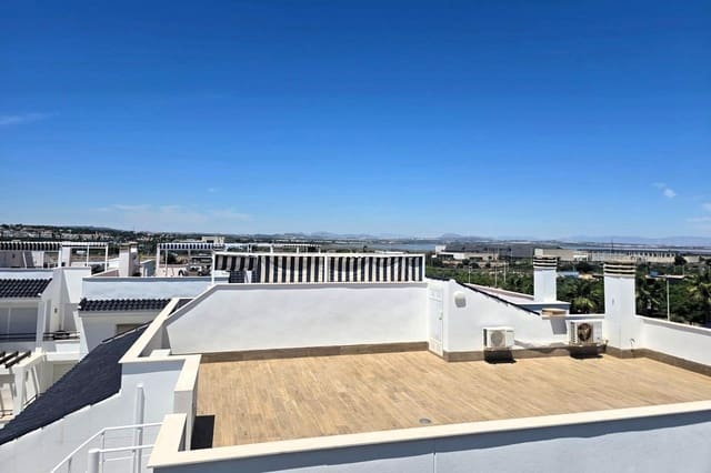 2 makuuhuone Kattohuoneisto myytävänä paikassa La Veleta, Torrevieja mukana uima-altaan 
autotalli - 258 150 € (Ref: 9871977)