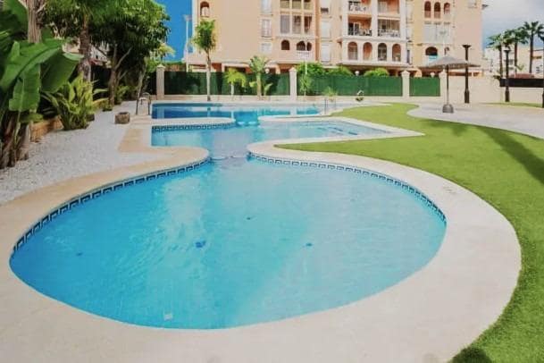 3 quarto Apartamento para venda em Torrevieja com piscina - 360 000 € (Ref: 9871979)