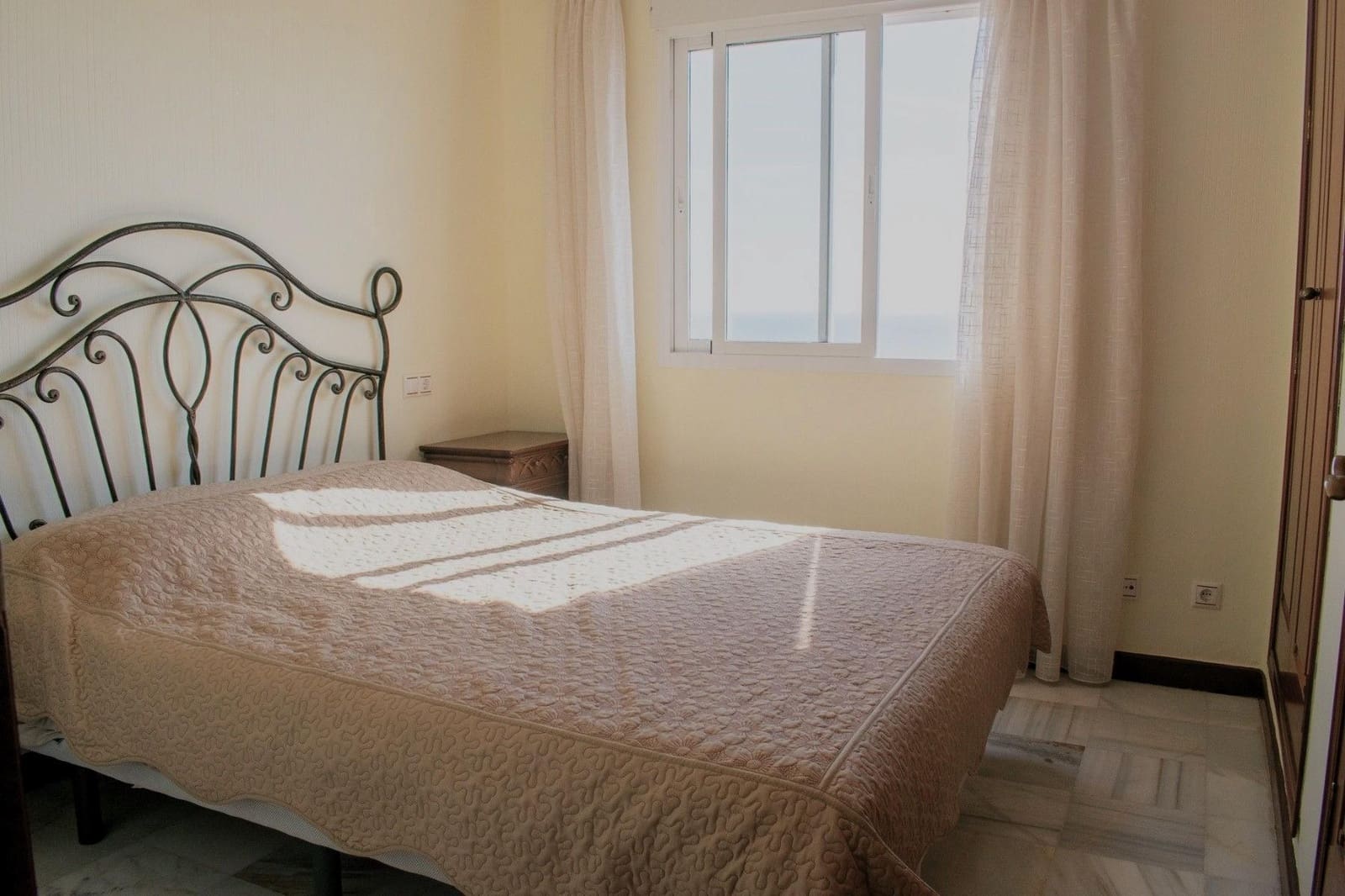 3 quarto Apartamento para venda em Torrevieja com piscina - 360 000 € (Ref: 9871979)