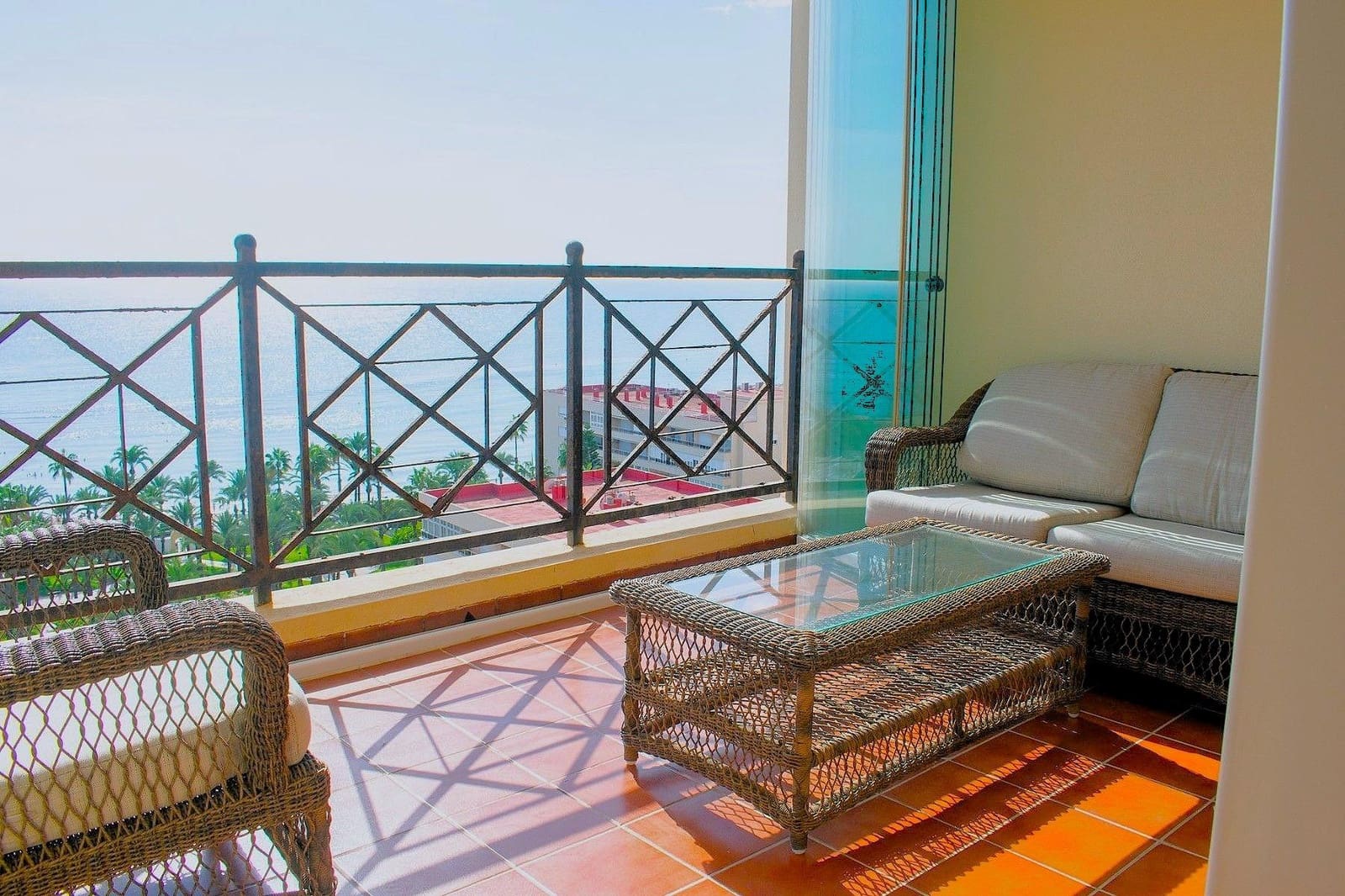 3 quarto Apartamento para venda em Torrevieja com piscina - 360 000 € (Ref: 9871979)
