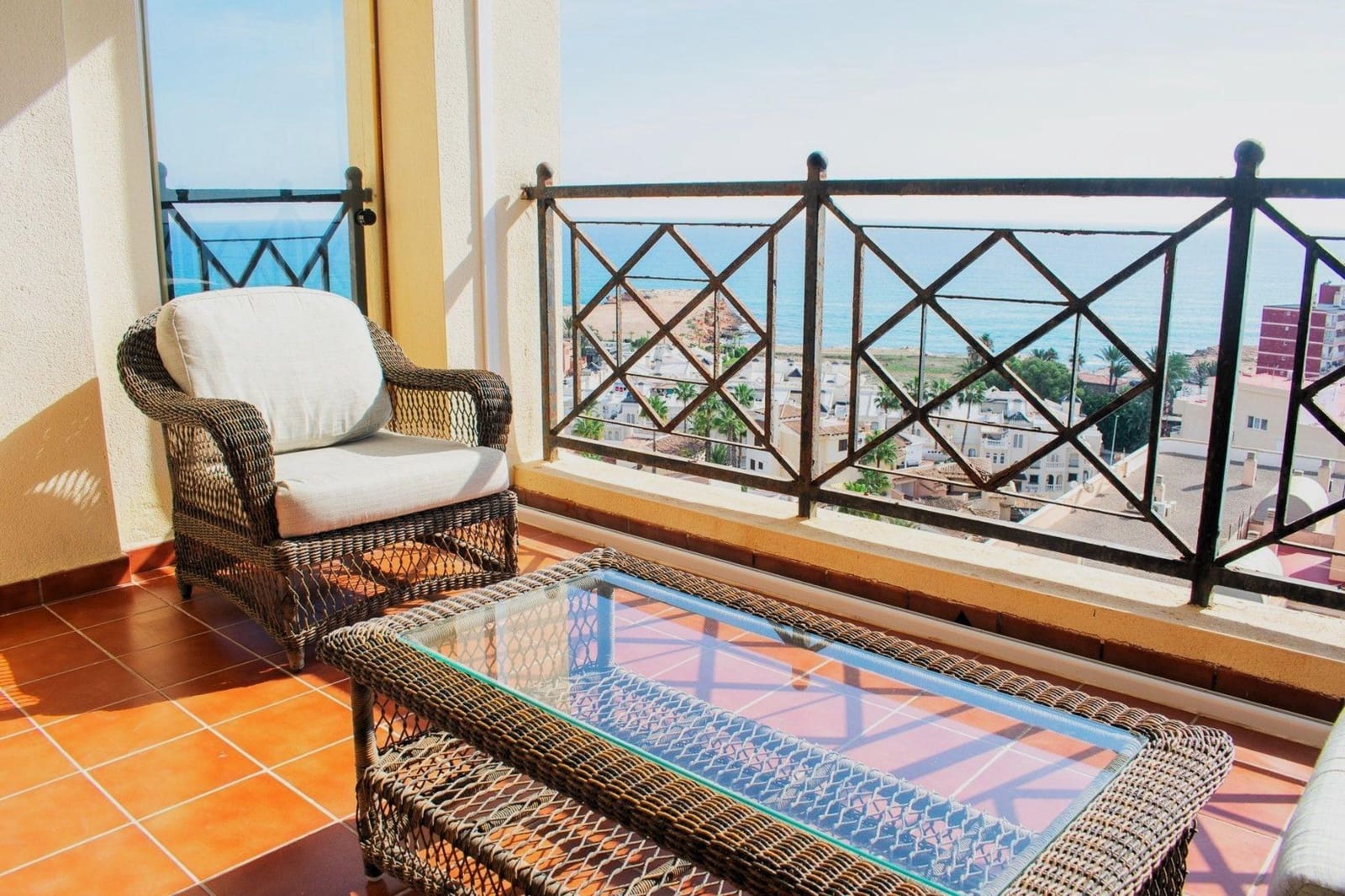 3 quarto Apartamento para venda em Torrevieja com piscina - 360 000 € (Ref: 9871979)