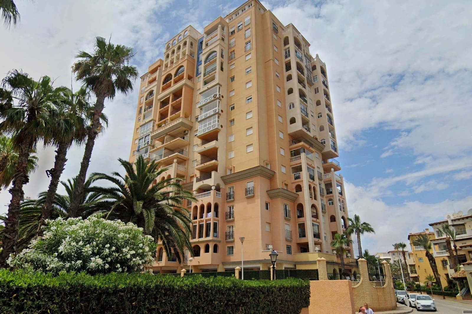 3 quarto Apartamento para venda em Torrevieja com piscina - 360 000 € (Ref: 9871979)