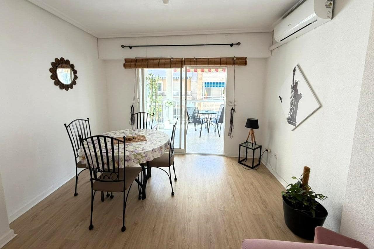 2 soveværelse Lejlighed til salg i Torrevieja med garage - € 185.900 (Ref: 9871984)