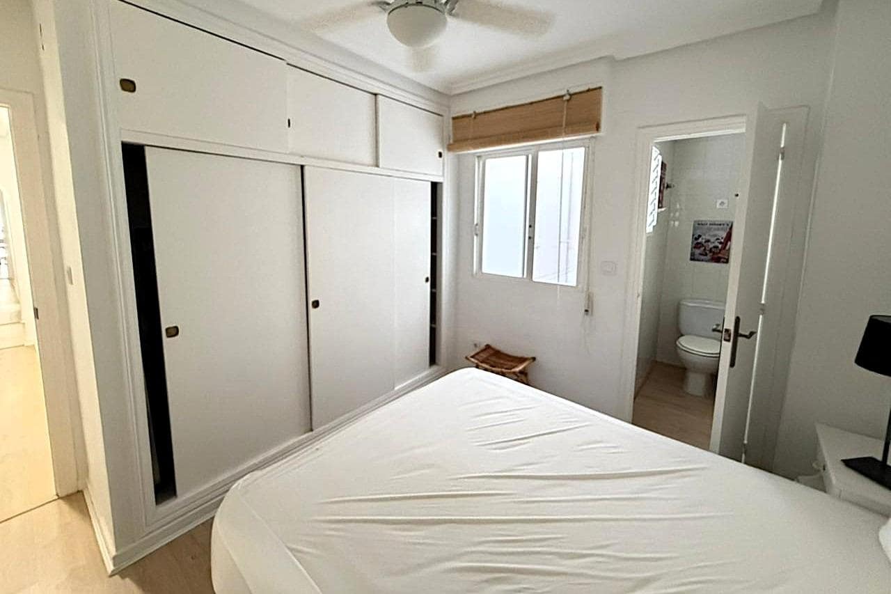 2 soveværelse Lejlighed til salg i Torrevieja med garage - € 185.900 (Ref: 9871984)