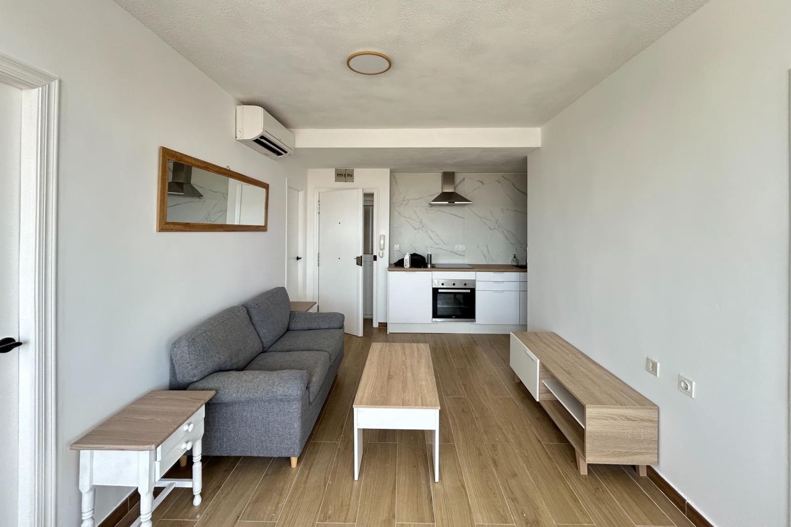2 makuuhuone Huoneisto myytävänä paikassa Torrevieja mukana uima-altaan - 220 000 € (Ref: 9871986)