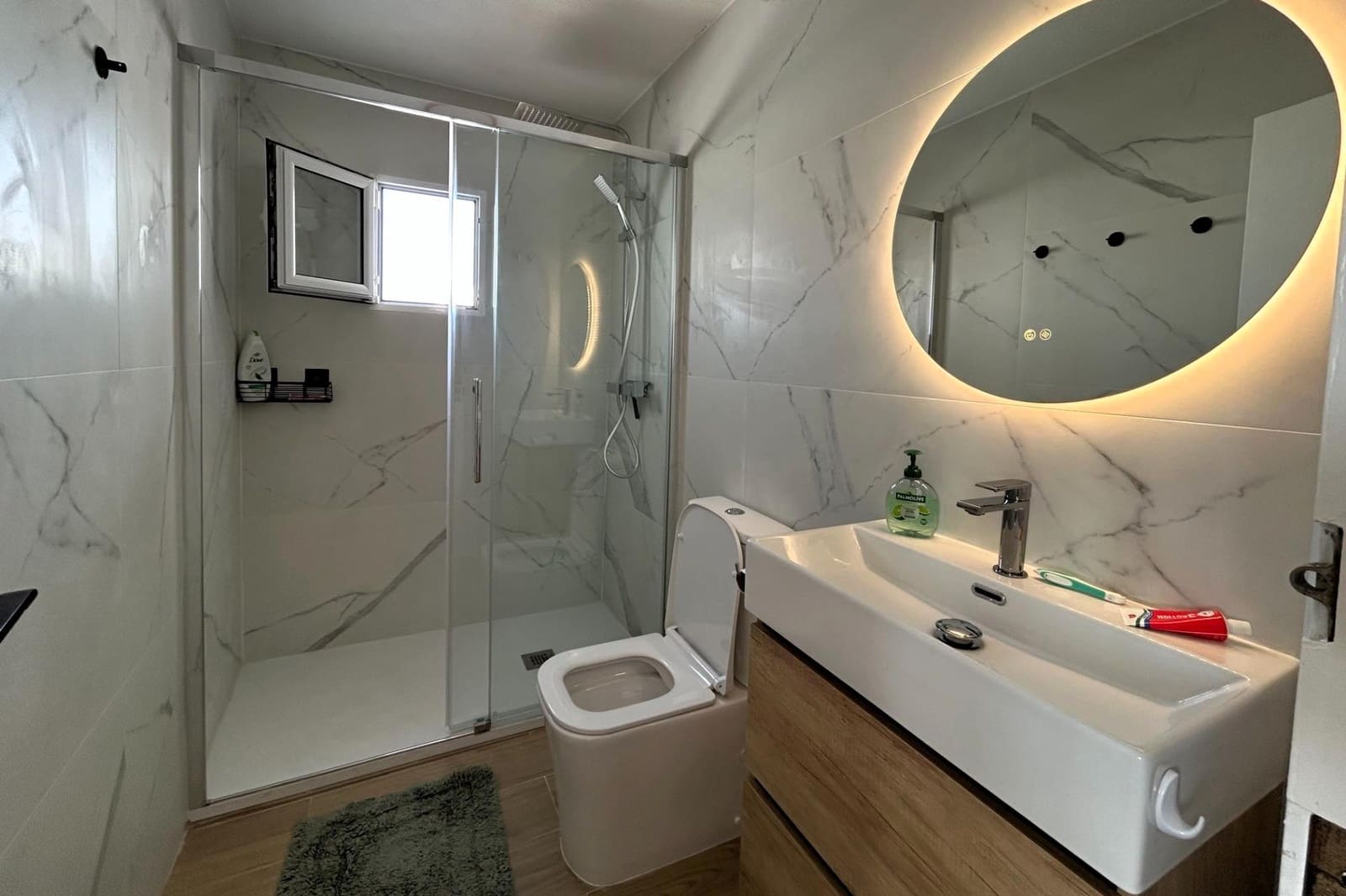 2 makuuhuone Huoneisto myytävänä paikassa Torrevieja mukana uima-altaan - 220 000 € (Ref: 9871986)