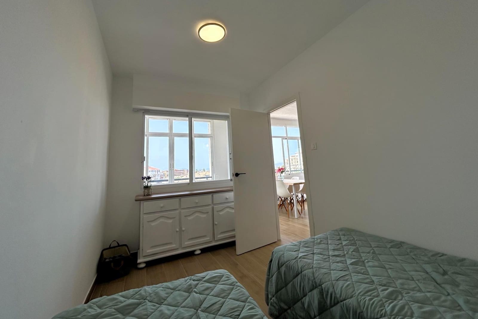 2 makuuhuone Huoneisto myytävänä paikassa Torrevieja mukana uima-altaan - 220 000 € (Ref: 9871986)