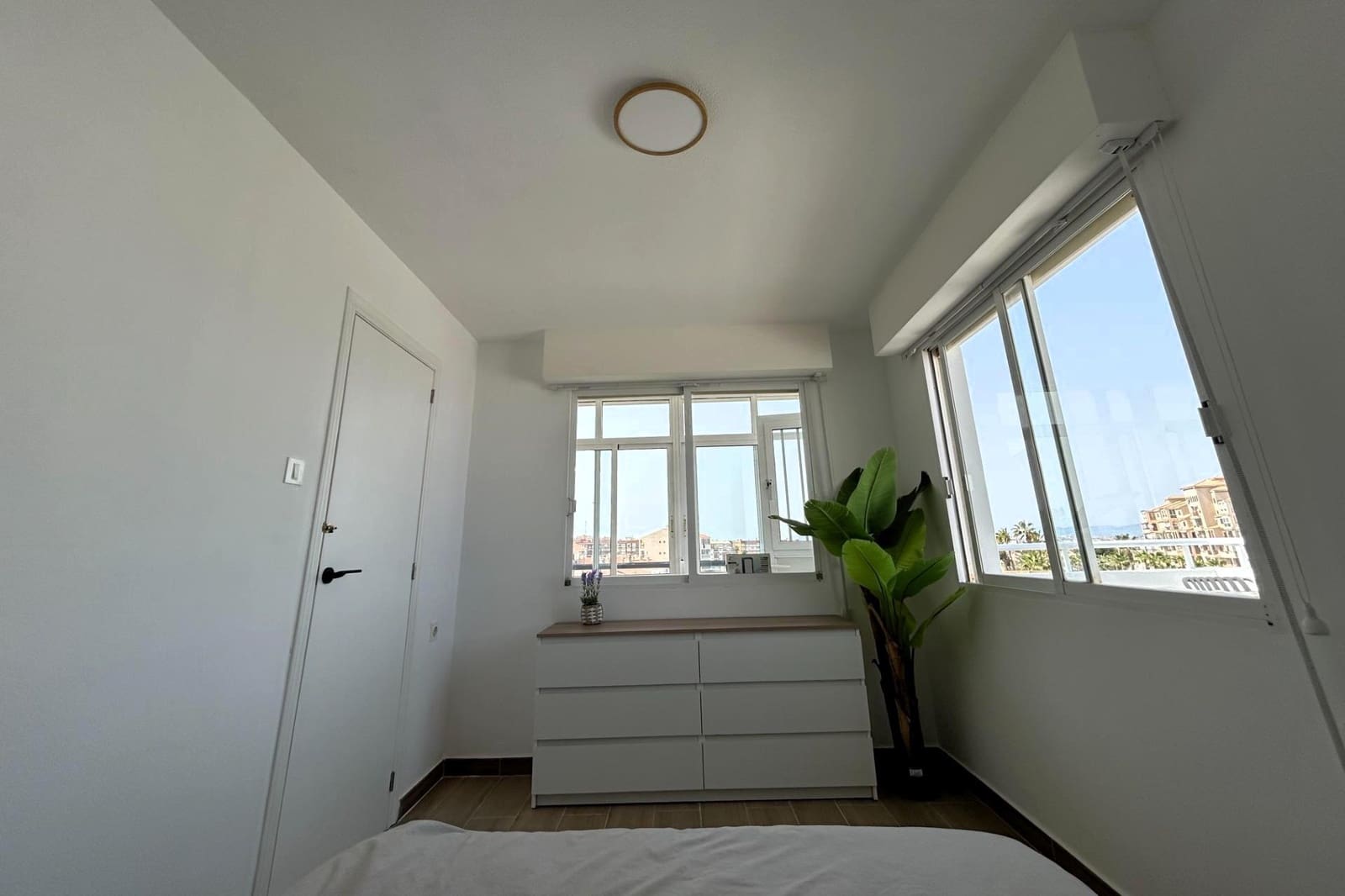 2 makuuhuone Huoneisto myytävänä paikassa Torrevieja mukana uima-altaan - 220 000 € (Ref: 9871986)