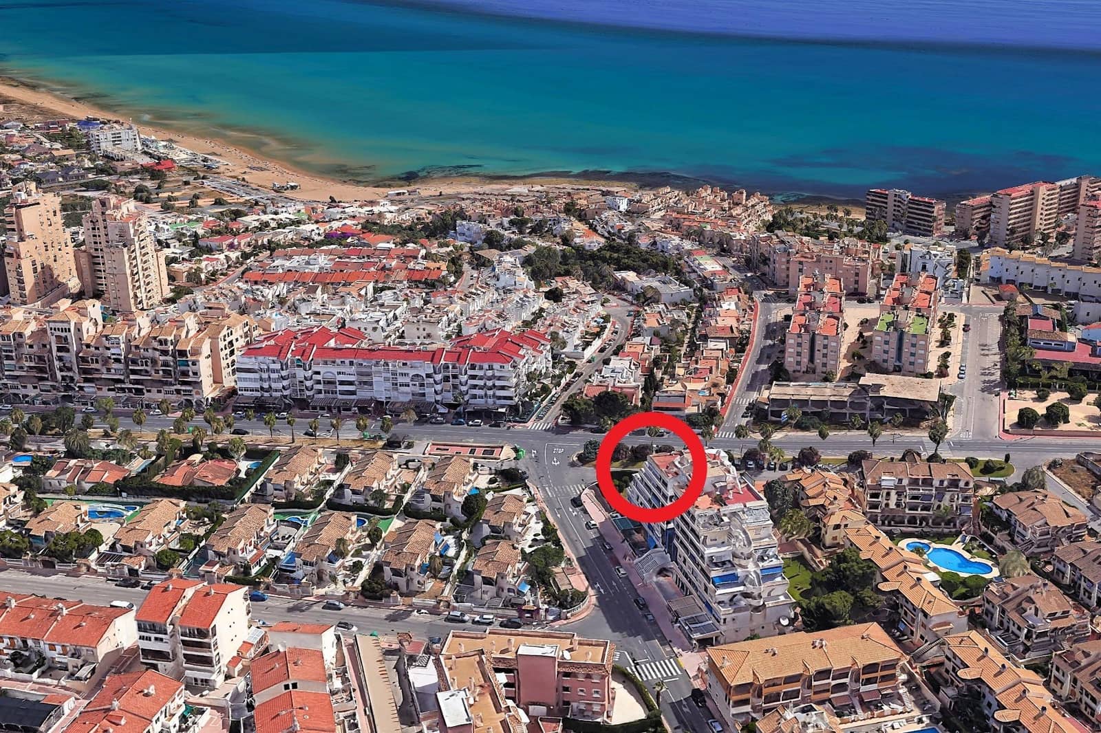 2 makuuhuone Huoneisto myytävänä paikassa Torrevieja mukana uima-altaan - 220 000 € (Ref: 9871986)