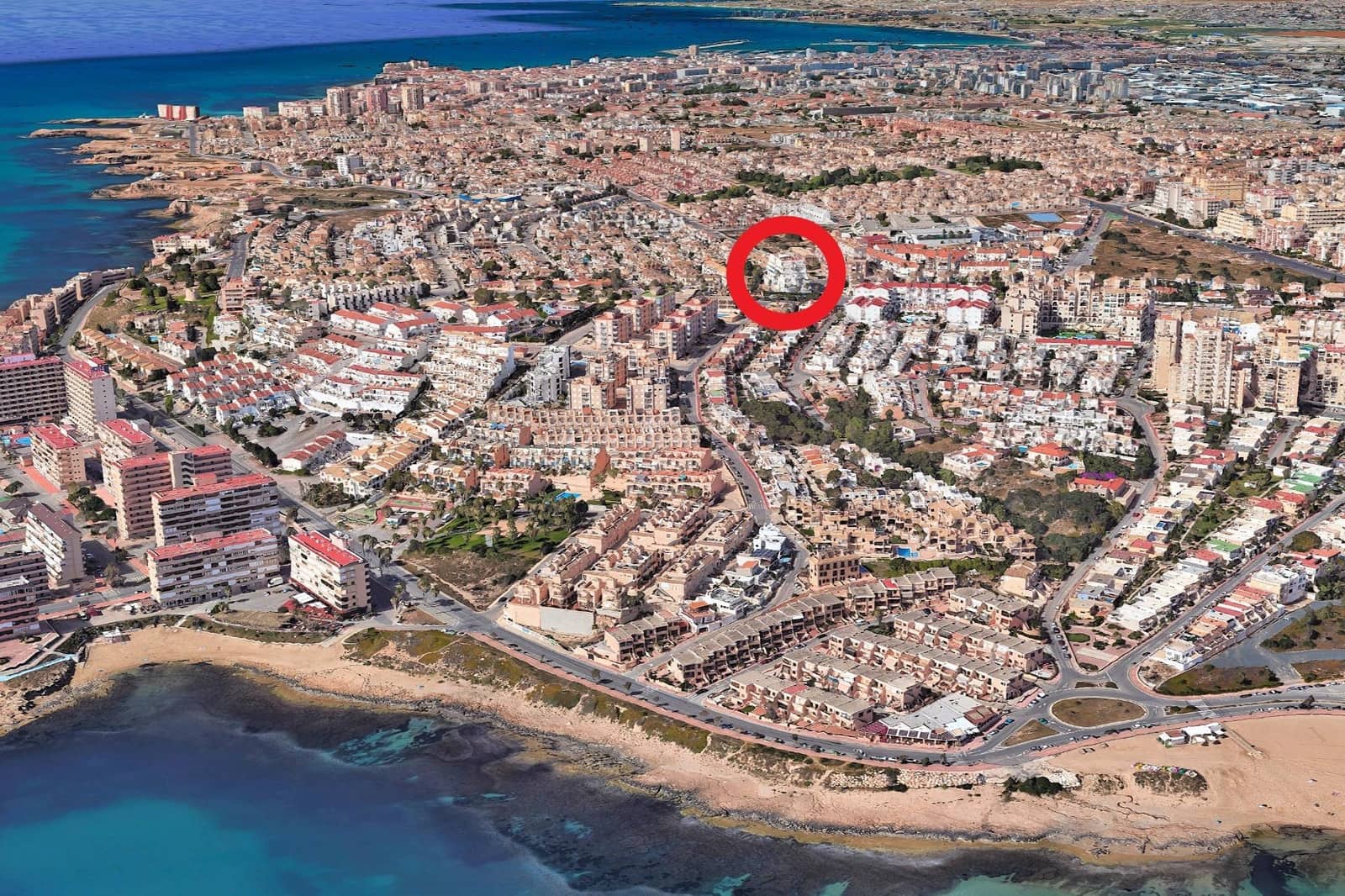 2 makuuhuone Huoneisto myytävänä paikassa Torrevieja mukana uima-altaan - 220 000 € (Ref: 9871986)