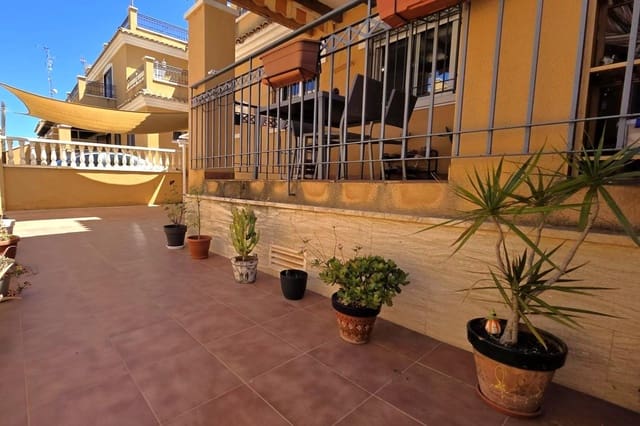 3 soverom Rekkehus til salgs i Aguas Nuevas, Torrevieja med svømmebasseng - € 279 000 (Ref: 9871987)