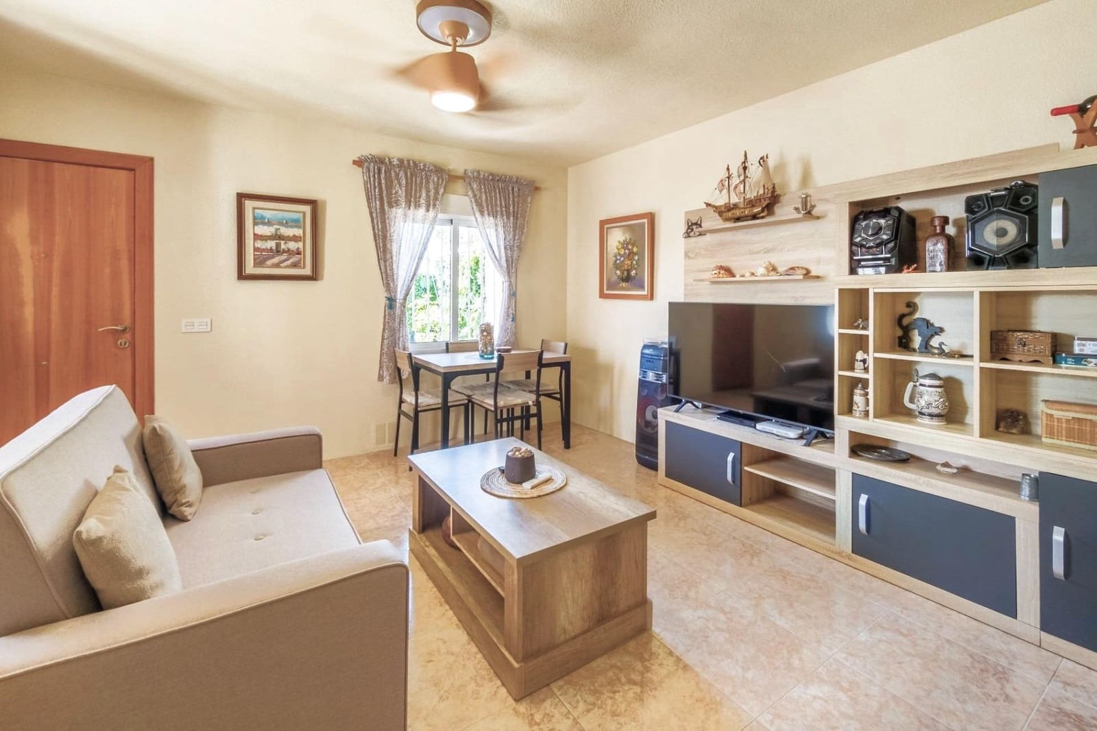 3 soverom Rekkehus til salgs i Torrevieja - € 185 000 (Ref: 9871988)