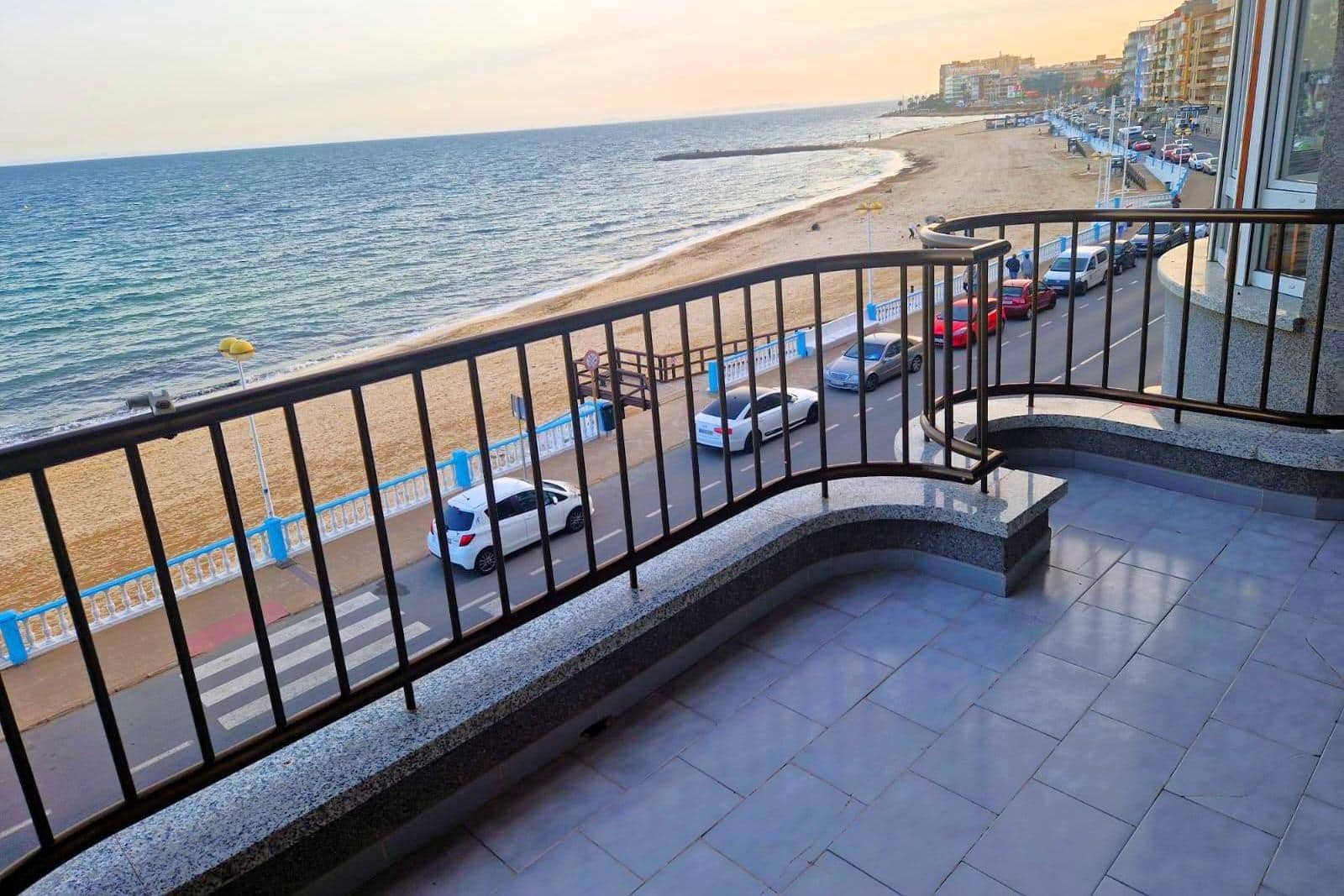 3 quarto Apartamento para venda em Torrevieja com garagem - 350 000 € (Ref: 9871990)